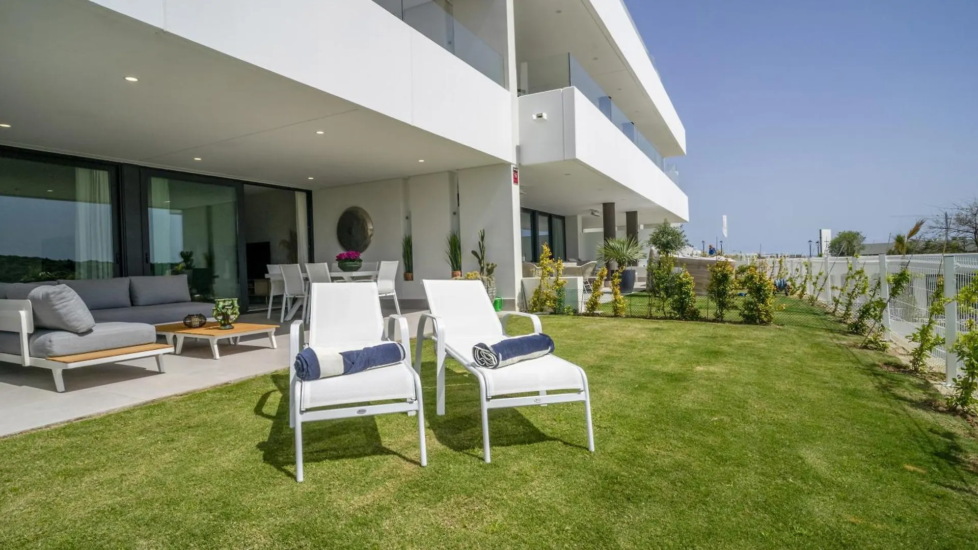 Fabuloso Apartamento Con Jardin Privado Y Jacuzzi إِستيبونا