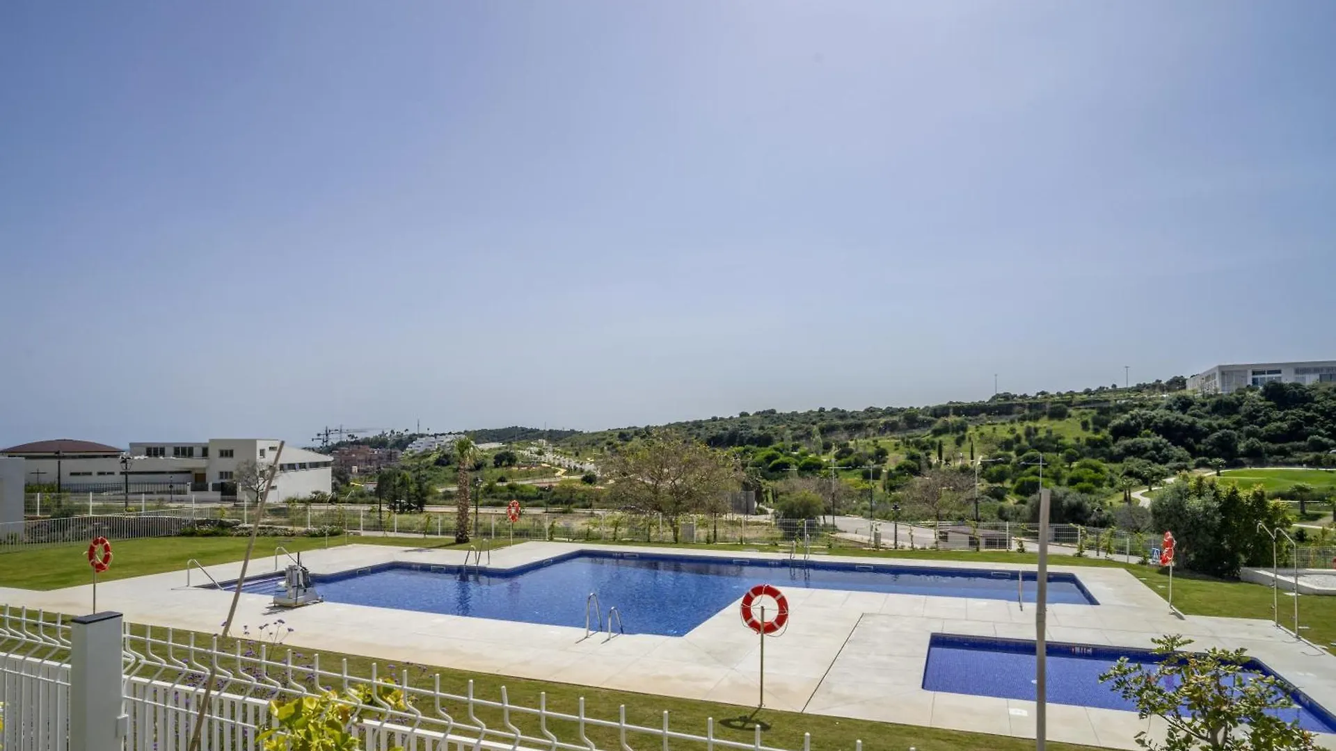 Fabuloso Apartamento Con Jardin Privado Y Jacuzzi إِستيبونا شقة