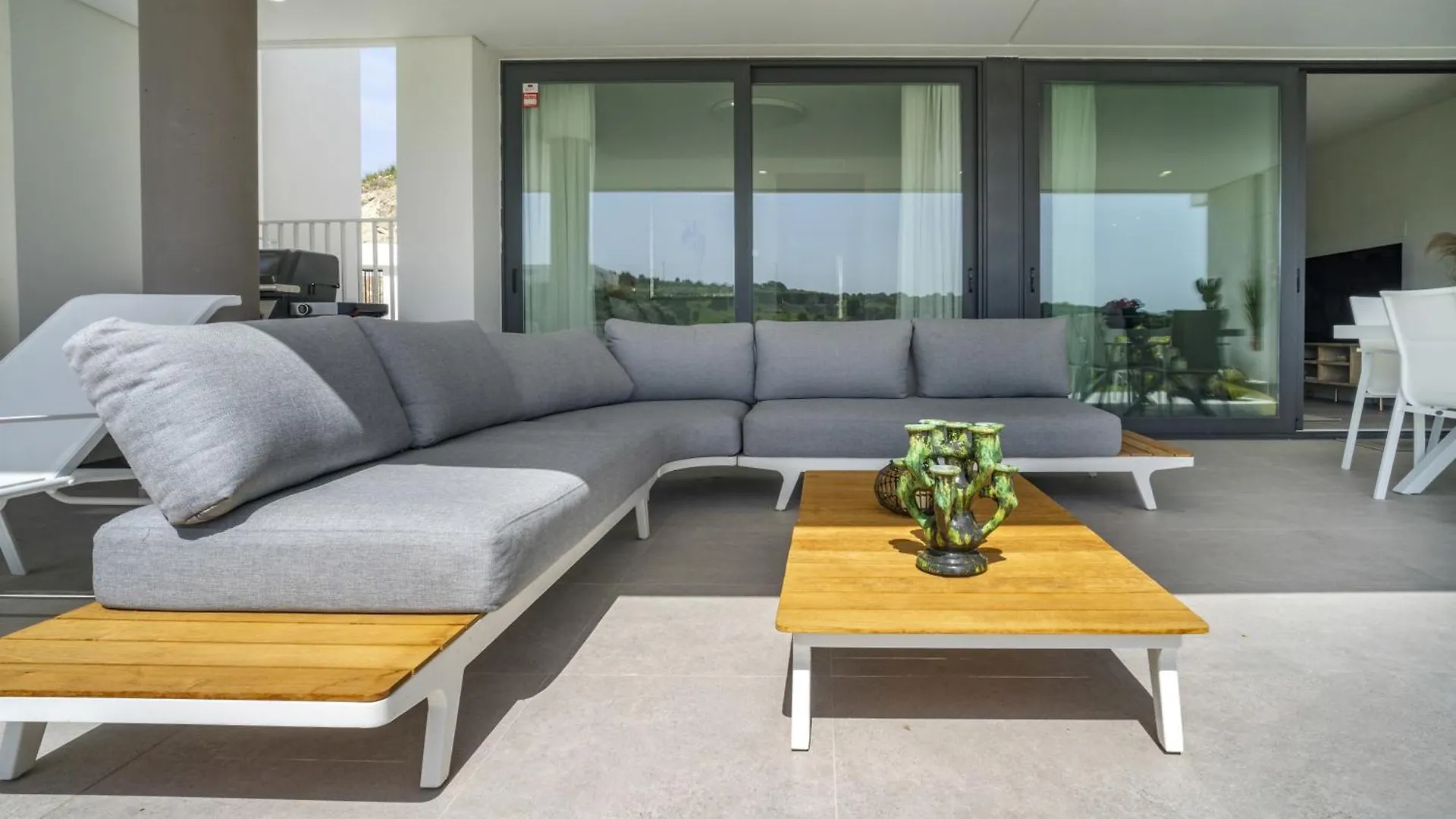 Lejlighed Fabuloso Apartamento Con Jardin Privado Y Jacuzzi Estepona