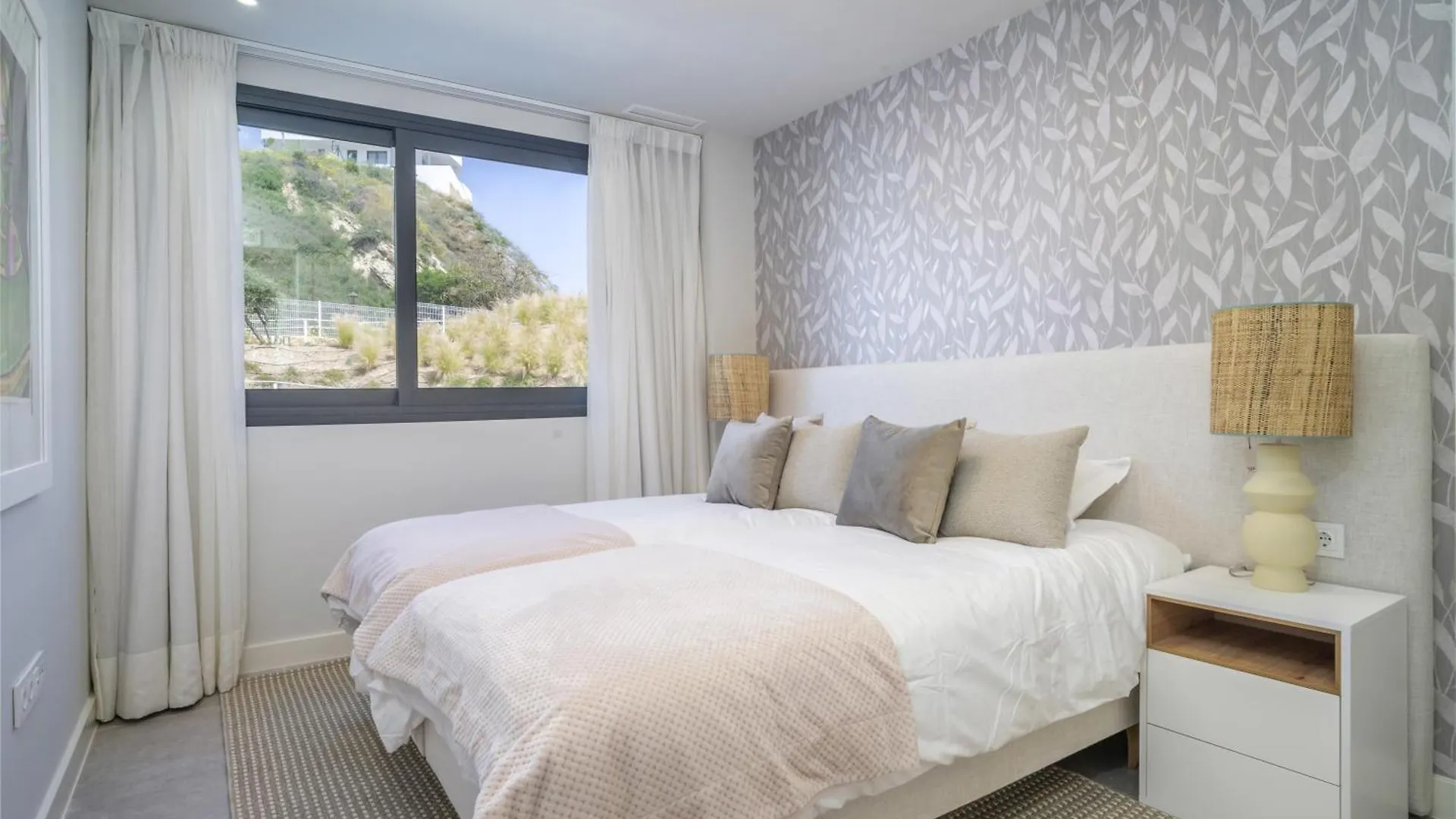 Lejlighed Fabuloso Apartamento Con Jardin Privado Y Jacuzzi Estepona Spanien