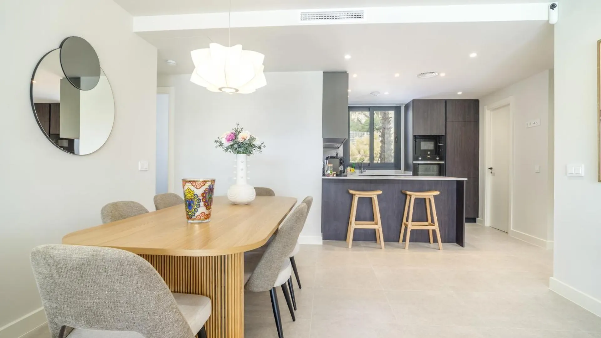 Fabuloso Apartamento Con Jardin Privado Y Jacuzzi Estepona