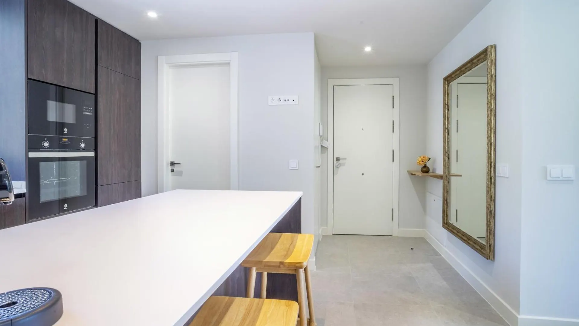 Fabuloso Apartamento Con Jardin Privado Y Jacuzzi Estepona Spanien